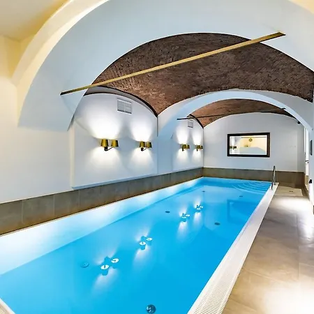 Parkhotel - Traditional Luxury 4*