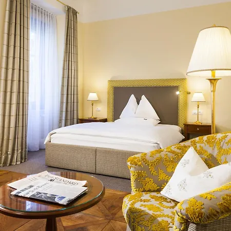 Parkhotel - Traditional Luxury Hotel