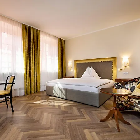 Parkhotel - Traditional Luxury Hotel Graz