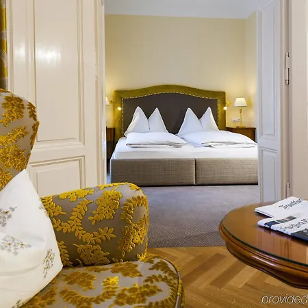 Parkhotel - Traditional Luxury Hotel