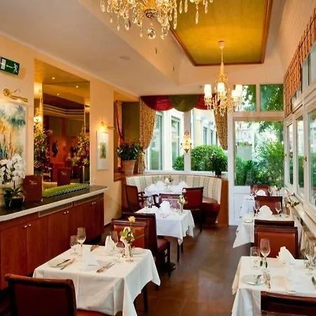 Parkhotel - Traditional Luxury 4*