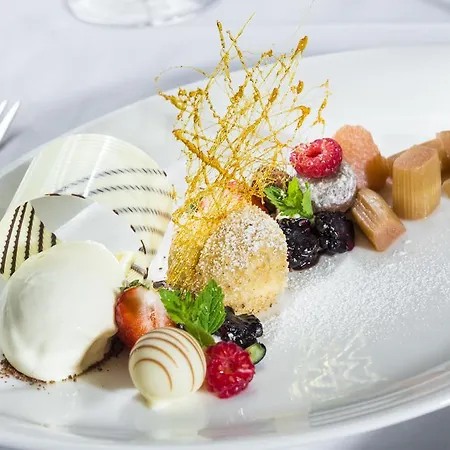 Hotel Parkhotel - Traditional Luxury 4*