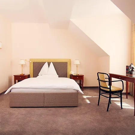 Parkhotel - Traditional Luxury Hotel Graz