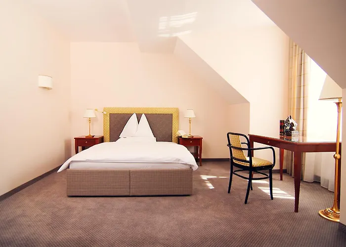 Parkhotel - Traditional Luxury Hotel Graz