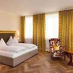 Parkhotel - Traditional Luxury 4*