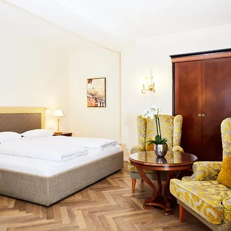 Parkhotel - Traditional Luxury 4*