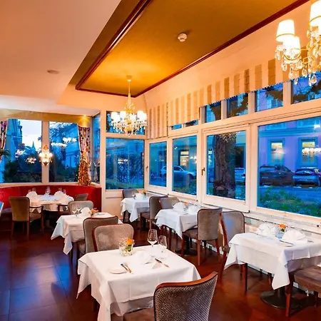 Parkhotel - Traditional Luxury 酒店 4*