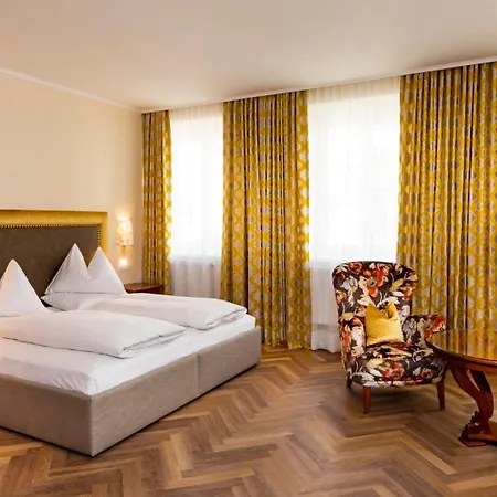 Parkhotel - Traditional Luxury 4*