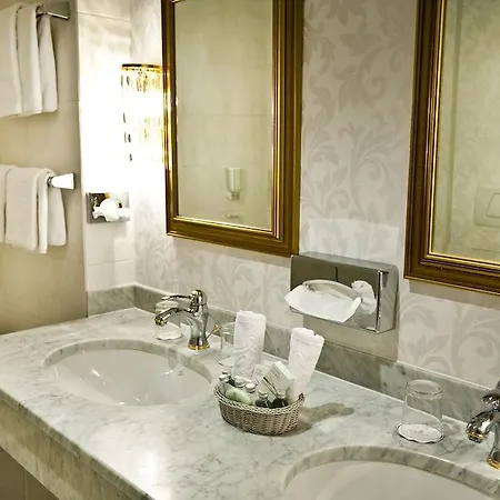 Parkhotel - Traditional Luxury Otel 4*