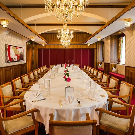 酒店 Parkhotel - Traditional Luxury 4*