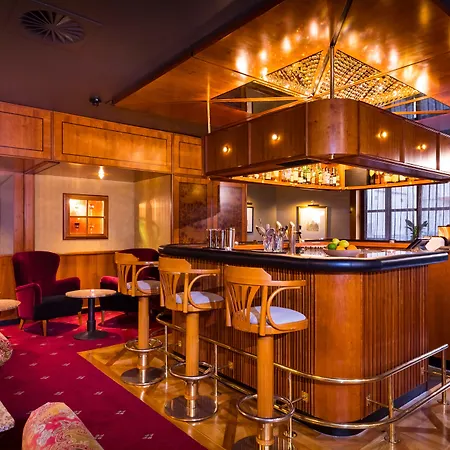 Otel Parkhotel - Traditional Luxury