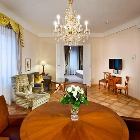 Отель Parkhotel - Traditional Luxury 4*