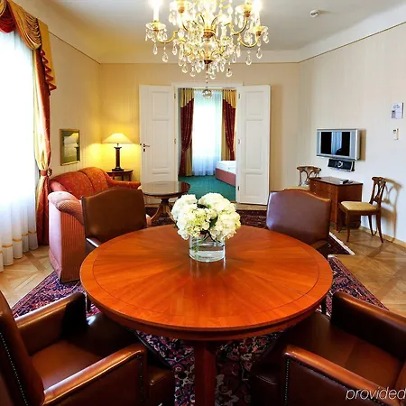 Parkhotel - Traditional Luxury 酒店 4*