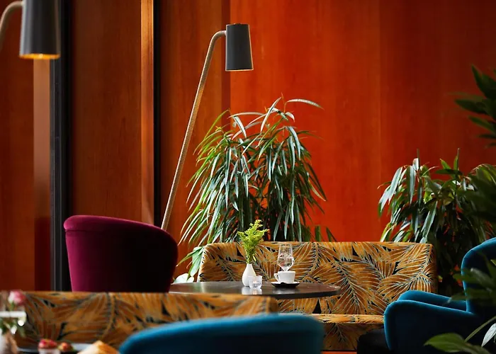 Parkhotel - Traditional Luxury Готель