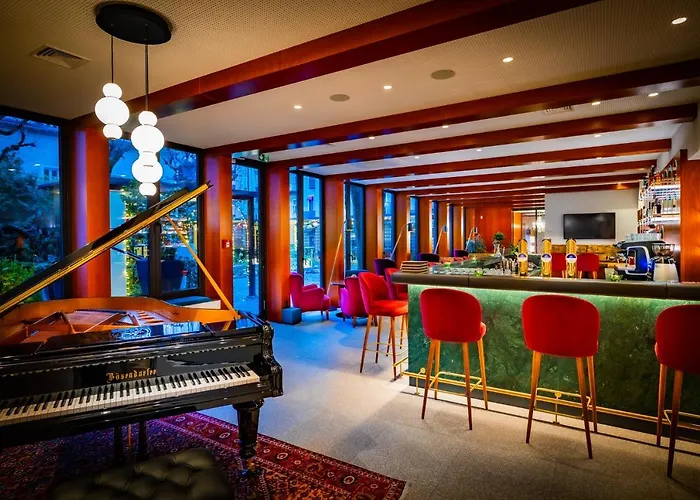 Готель Parkhotel - Traditional Luxury 4*