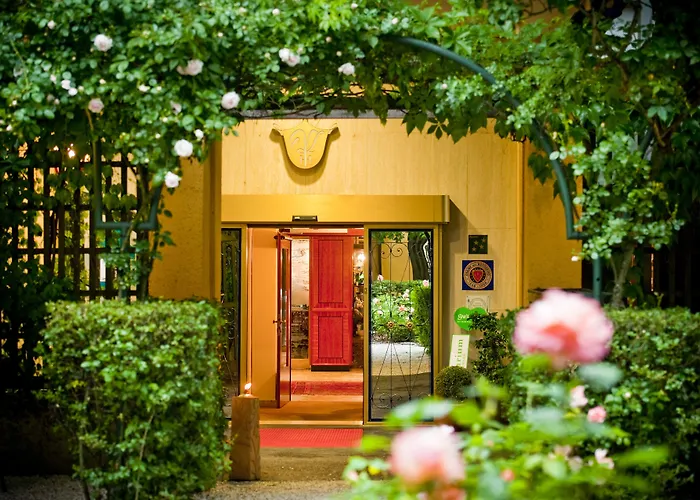 Parkhotel - Traditional Luxury Готель 4*