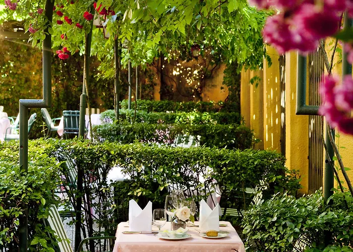 Parkhotel - Traditional Luxury Готель 4*