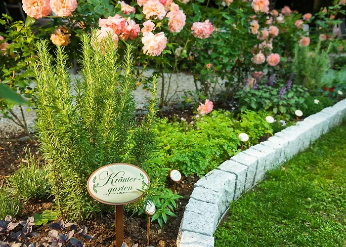 Готель Parkhotel - Traditional Luxury