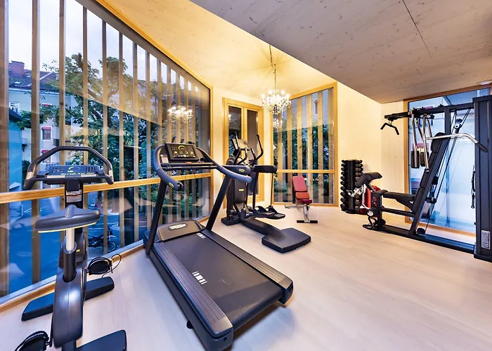 Готель Parkhotel - Traditional Luxury Грац