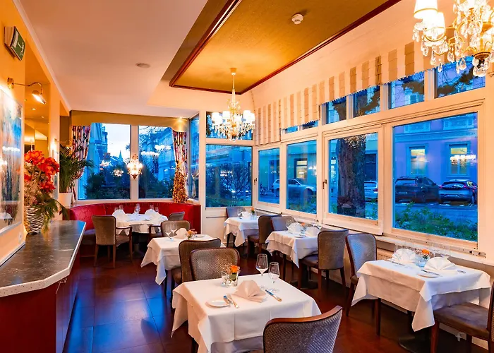 Готель Parkhotel - Traditional Luxury