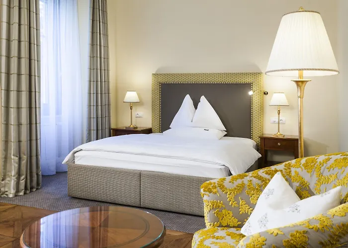 Готель Parkhotel - Traditional Luxury Грац